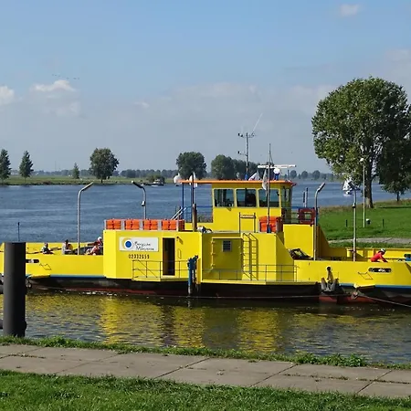 Bed & Breakfast De Oude Stoffeerderij 3*