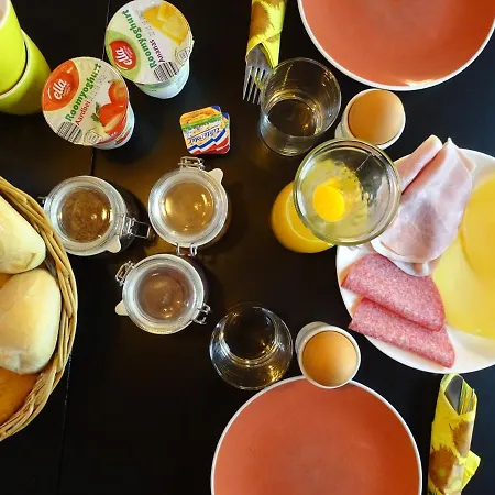 De Oude Stoffeerderij 3* Dussen