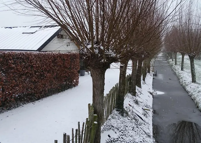 De Oude Stoffeerderij 3* Dussen