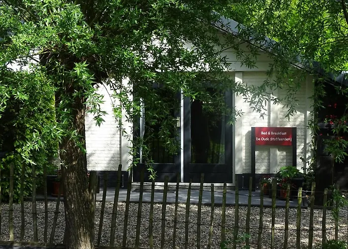 Bed & Breakfast De Oude Stoffeerderij 3*